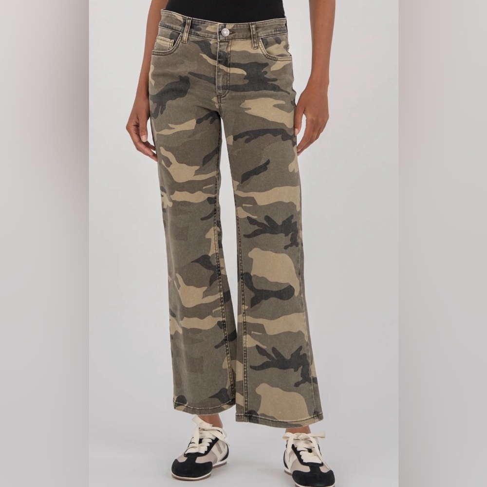 NWT Kut from Kloth Kelsey Camo/ Olive  Ankle Flare Jeans